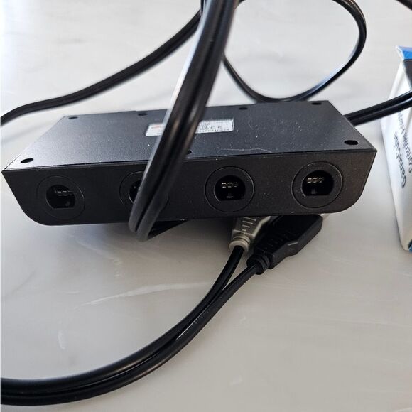 GameCube controller adapter (new)mayflash game cube controller adapter pre-owned - Picture 1 of 4